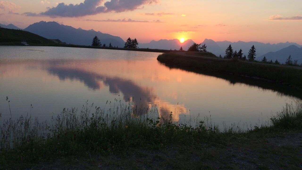 Sonnenuntergang am Bergsee Sonnenuntergang am Bergsee